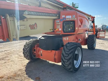 Xe nâng người JLG 1250AJP cao 40 mét