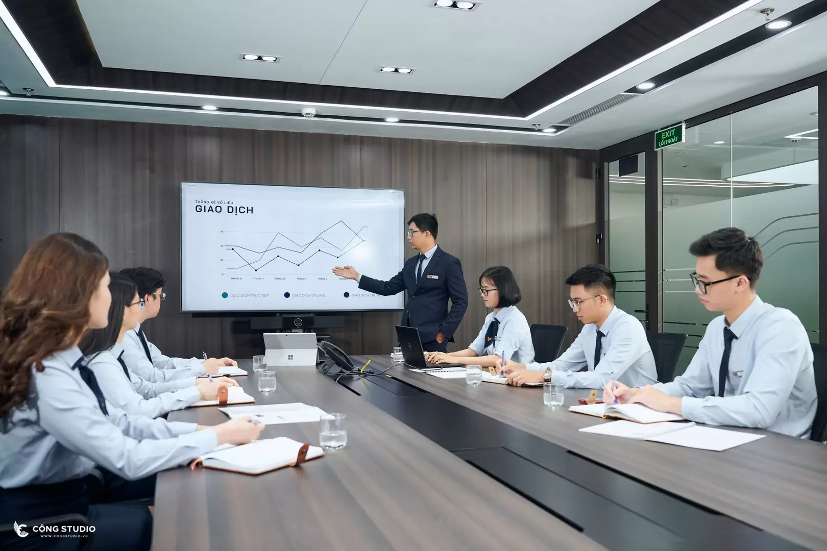 thuê xe nâng người