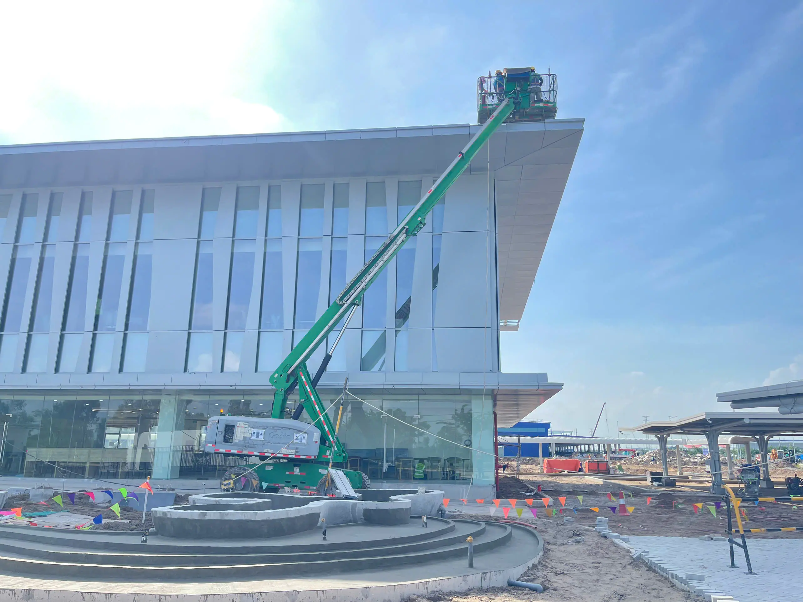 Dịch vụ thu&ecirc; xe n&acirc;ng người tỉnh Long An