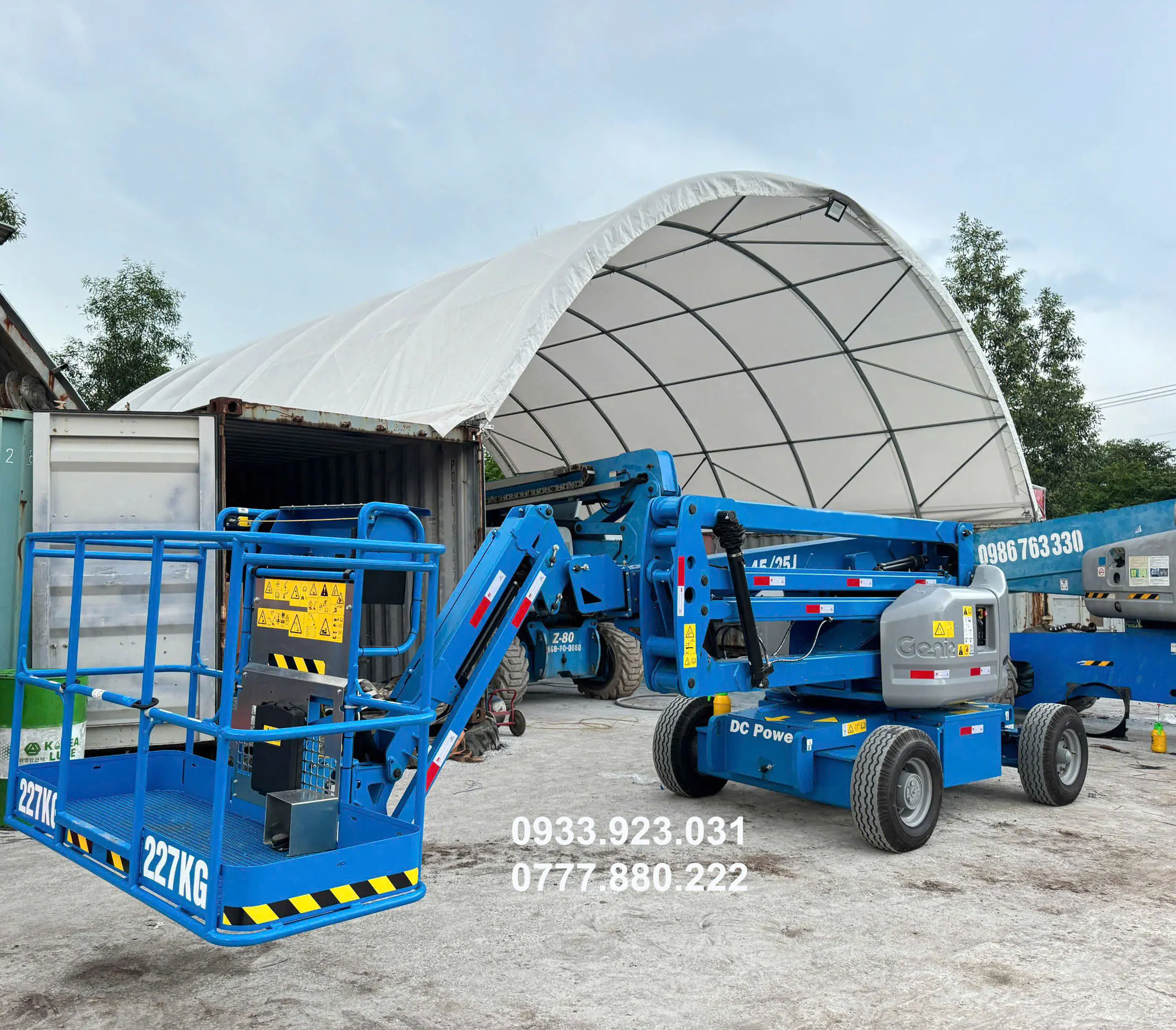 Giao hàng và thanh toán xe nâng người