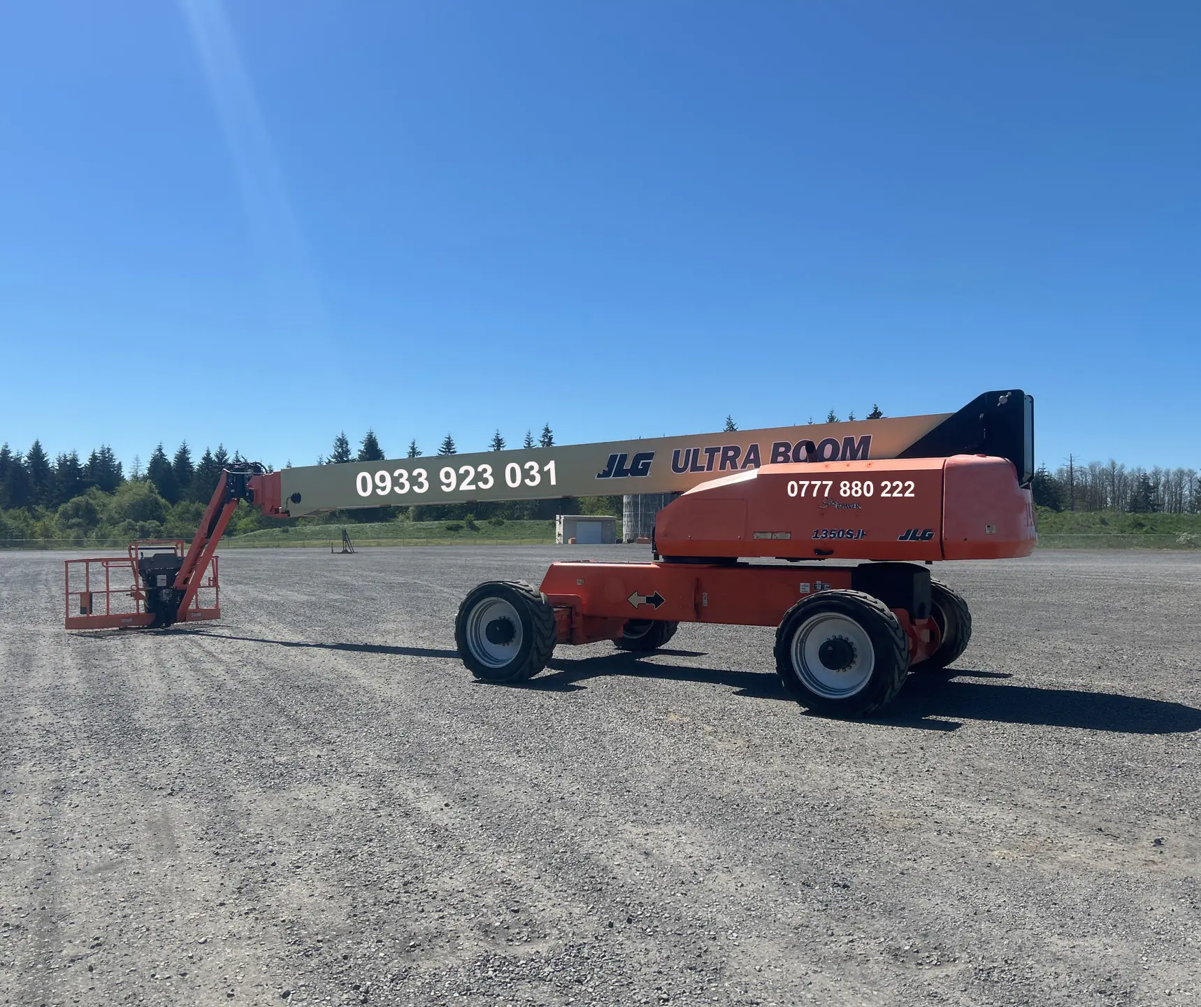 Xe nâng người JLG 1350SJP cao 43m