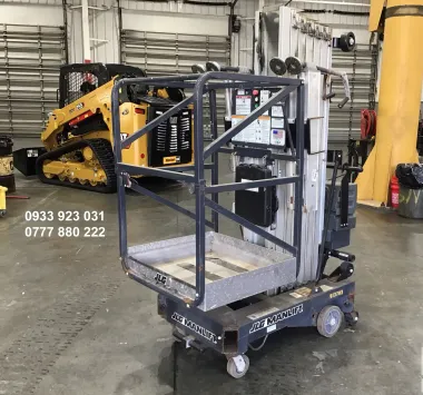Xe nâng người cao 11 mét JLG 30AM