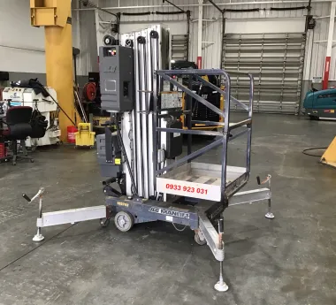 Xe nâng người cao 11 mét JLG 30AM