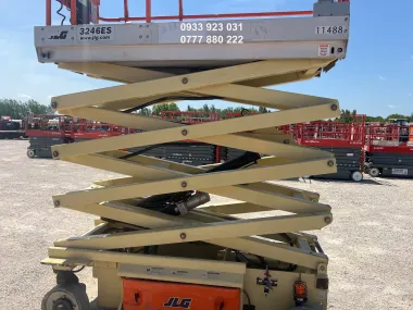 Xe nâng người cắt kéo chạy điện 12 mét JLG 3246ES