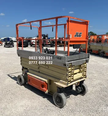 Xe nâng người cắt kéo chạy điện 12 mét JLG 3246ES
