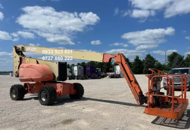 Thuê xe nâng người 26 mét JLG 800AJ