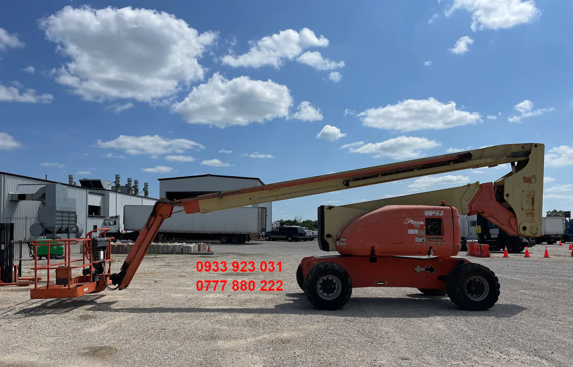 Thuê xe nâng người 26 mét JLG 800AJ