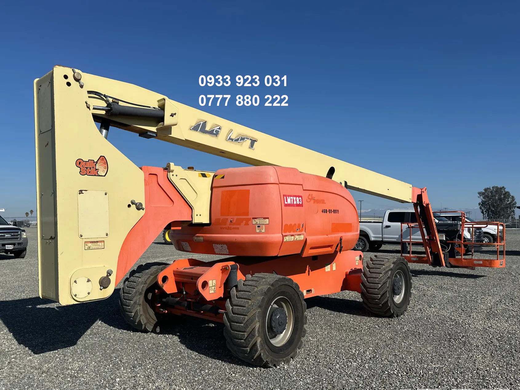 thu&ecirc; xe n&acirc;ng người 26 m&eacute;t JLG 800AJ